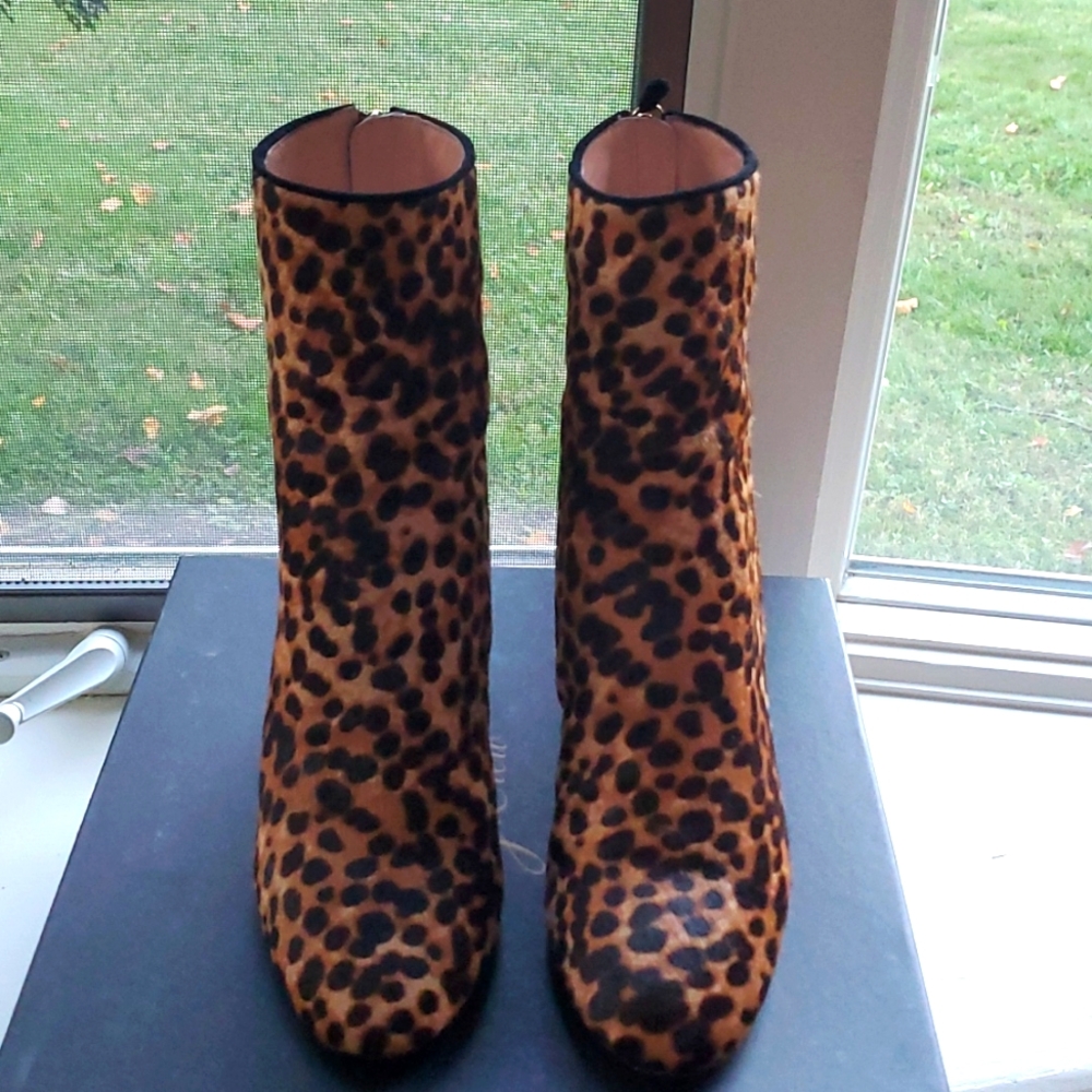 J. Crew Sadie Ankle Boots in Leopard Calf Hair. Size 8.